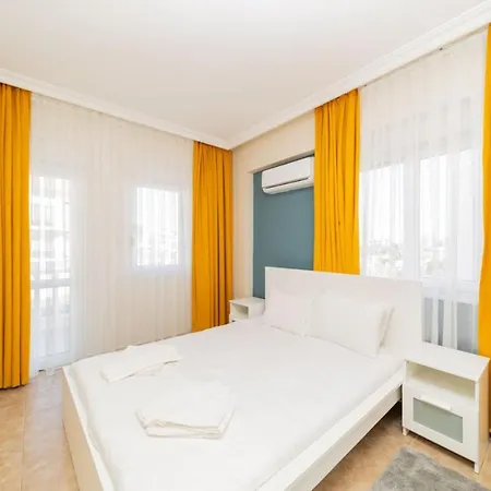 Flat With Balcony And Shared Pool In